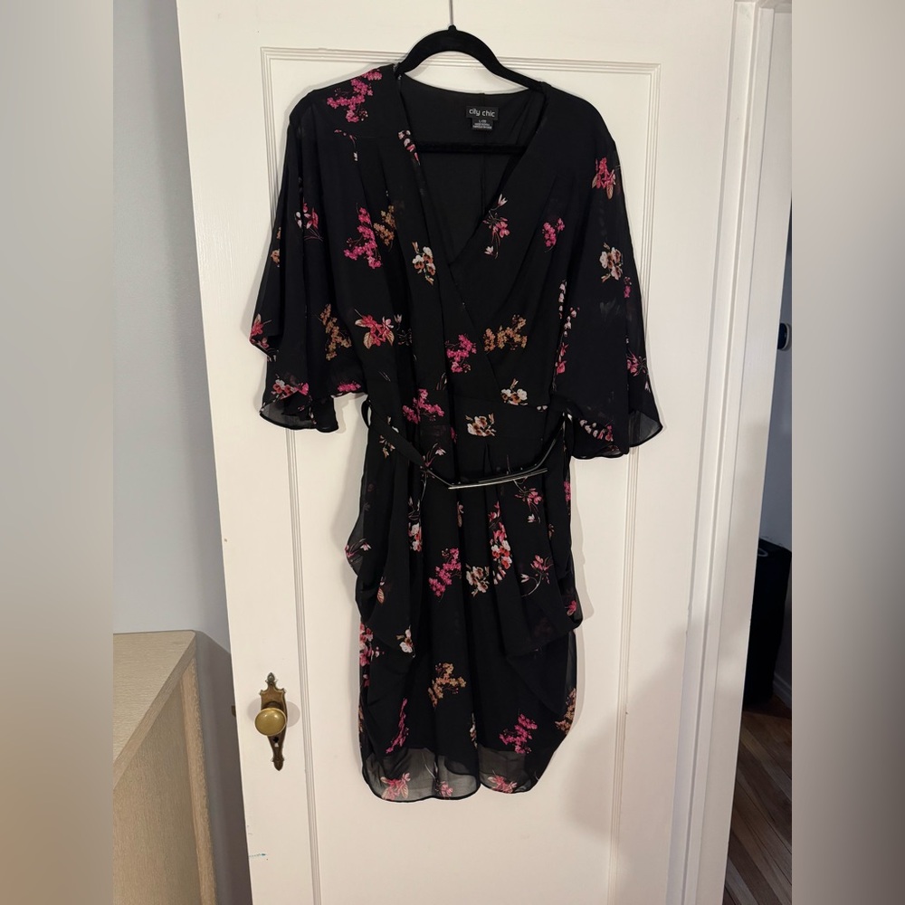 City Chic Trendy Plus Size Wrap Petal Mini Dress Size 20